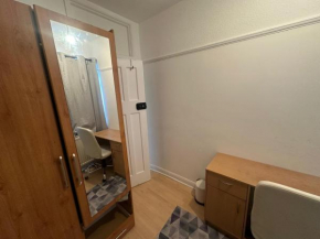 Queenel Room